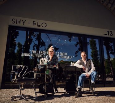 SHY_FLO_Salon_Foto_www.karine-olivercom__2_ Corona Outdoor Hairexperience in Zürich bei Shy+Flo