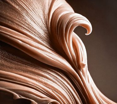Pantone Farbe 2025: Mocha Mousse überzeugt als Haarfarbe