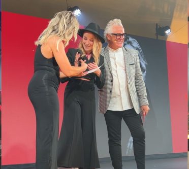 Kim-Duerr-Friseur-Scharf-Wella-Trend-Vision Kim Dürr aus Burgebrach holt den Sieg beim Wella International Trend Vision Award in der Kategorie Craft Visionary