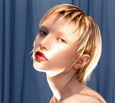 goldblonde Kurzhaarfrisur aus der Gold and Honey Frisurenkollektion von Steinmetz-Bundy aus Wien