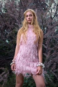 "Gotha" – Frisurentrends von der Côte d’Azur 13 Eine Langhaar-Trendfrisur von der Intercoiffure France