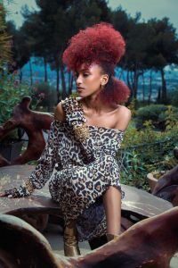 "Gotha" – Frisurentrends von der Côte d’Azur 11 Ein Coily Hair-Trendlook von der Intercoiffure France
