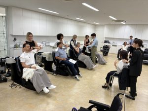 Massage im Head Spa-Seminar