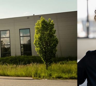 Man sieht das Gebäude der Wahl-Produktionsstätte in St. Georgen und die Marketingdirektorin Birgit Holz