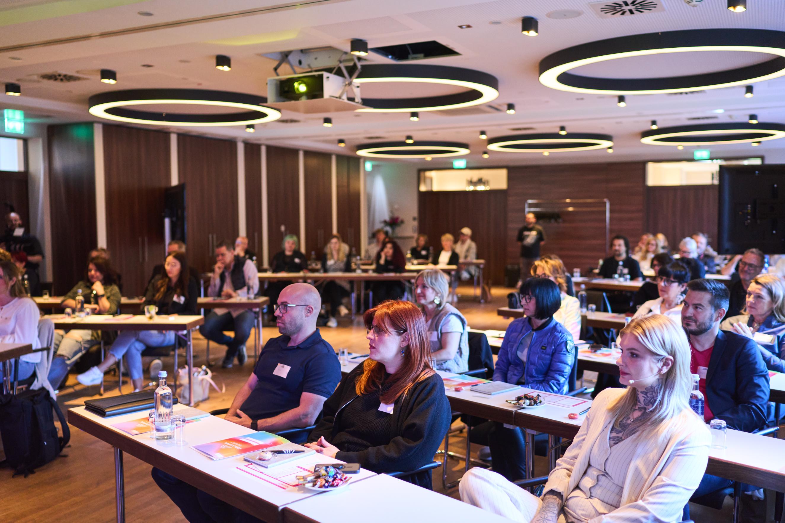 ANZEIGE - Neue Business-Skills für Friseurunternehmer:innen 1 ANZEIGE - Neue Business-Skills für Friseurunternehmer:innen