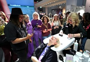 TOP HAIR 2026 - Aussteller 16 Messestände Produkte + Menschen