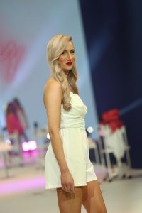 TCC - „Like a Lady“ 12 Menschen auf der Bühne