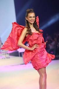 TCC - „Like a Lady“ 6 Menschen auf der Bühne