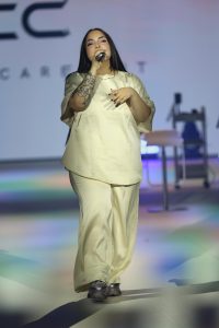 TCC - „Like a Lady“ 5 Menschen auf der Bühne