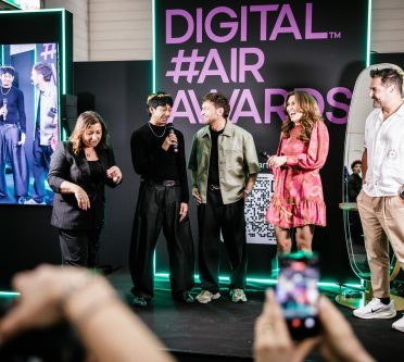 Digital Hair Awards Creator Stage auf der Top Hair Messe Düsseldorf, 5 Menschen auf der Bühne