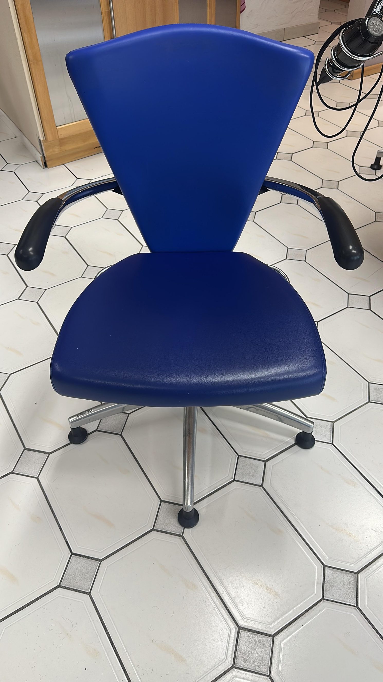 TOP HAIR Kleinanzeigen 9 Friseursalon