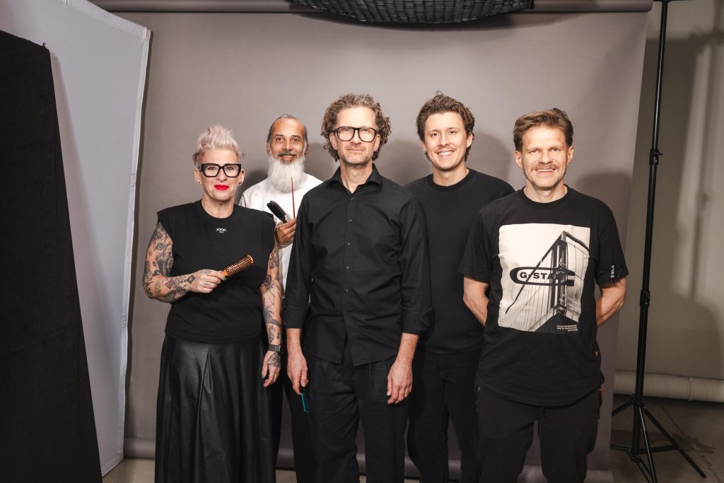 Starke Looks, starkes Ich: „timeLESS Me“ von Intercoiffure Österreich 12 Das fünfköpfige Creative Team von Intercoiffure Österreich