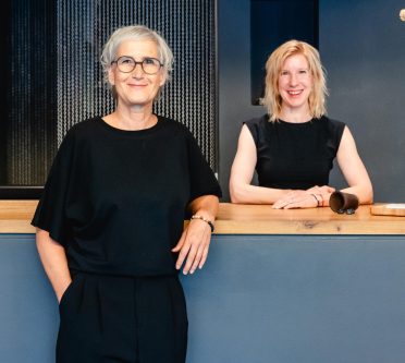 Elke Kronmüller (links) daneben Kerstin Meisenzahl
