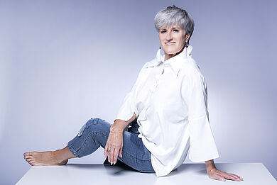 „Es sind die Momente des Zusammenhalts, die Intercoiffure Suisse ausmachen.“ 1 „Es sind die Momente des Zusammenhalts, die Intercoiffure Suisse ausmachen.“ Intercoiffure Suisse-Präsidentin Cornelia Fabbricatore über die Werte, Projekte und Zielsetzungen der Vereinigung