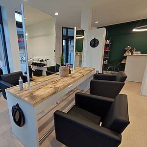 Zentraler Frisiertisch im Salon Meike Weinand hair & more in Kordel